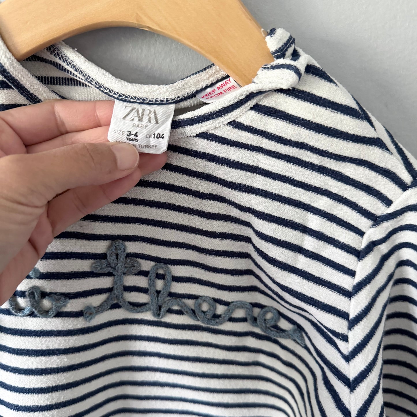 Zara / Navy white stripe long sleeve / 3-4Y