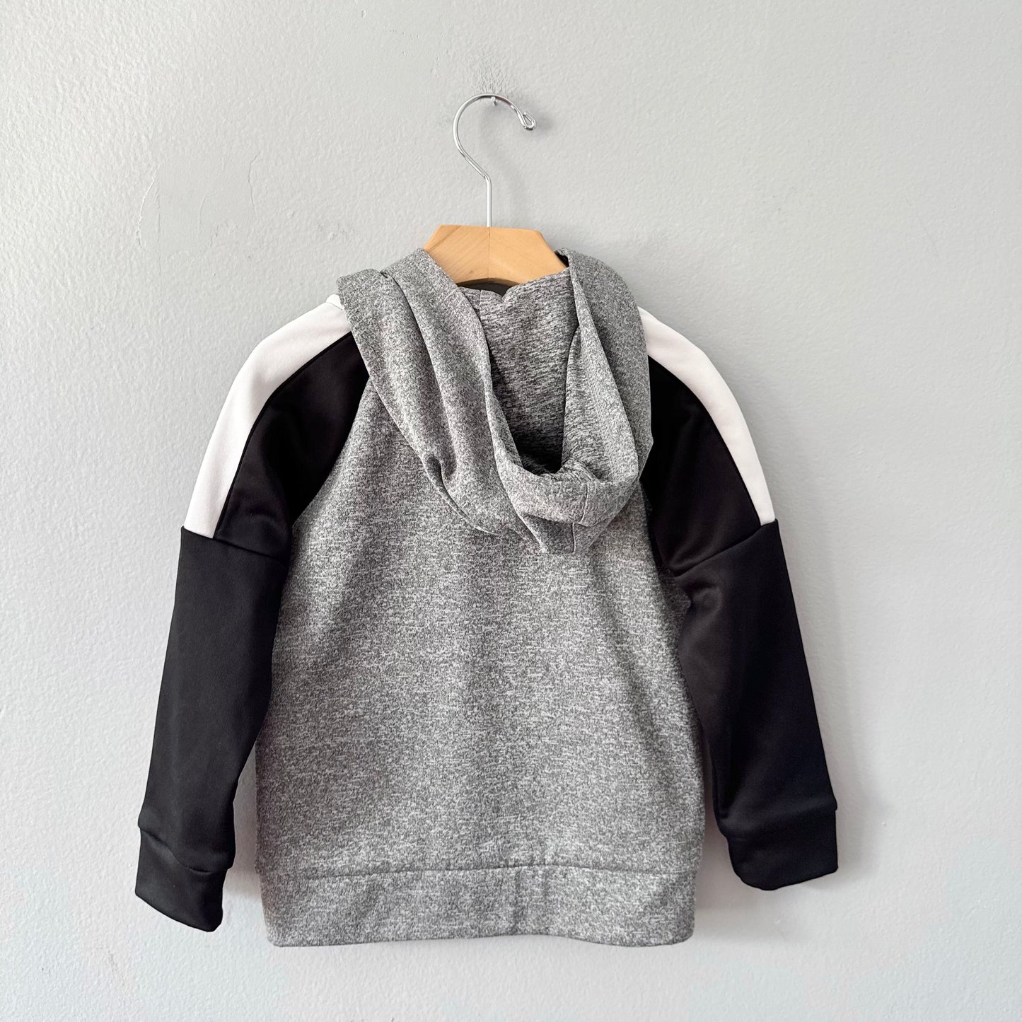 Puma / Active zip up hoodie / 4Y
