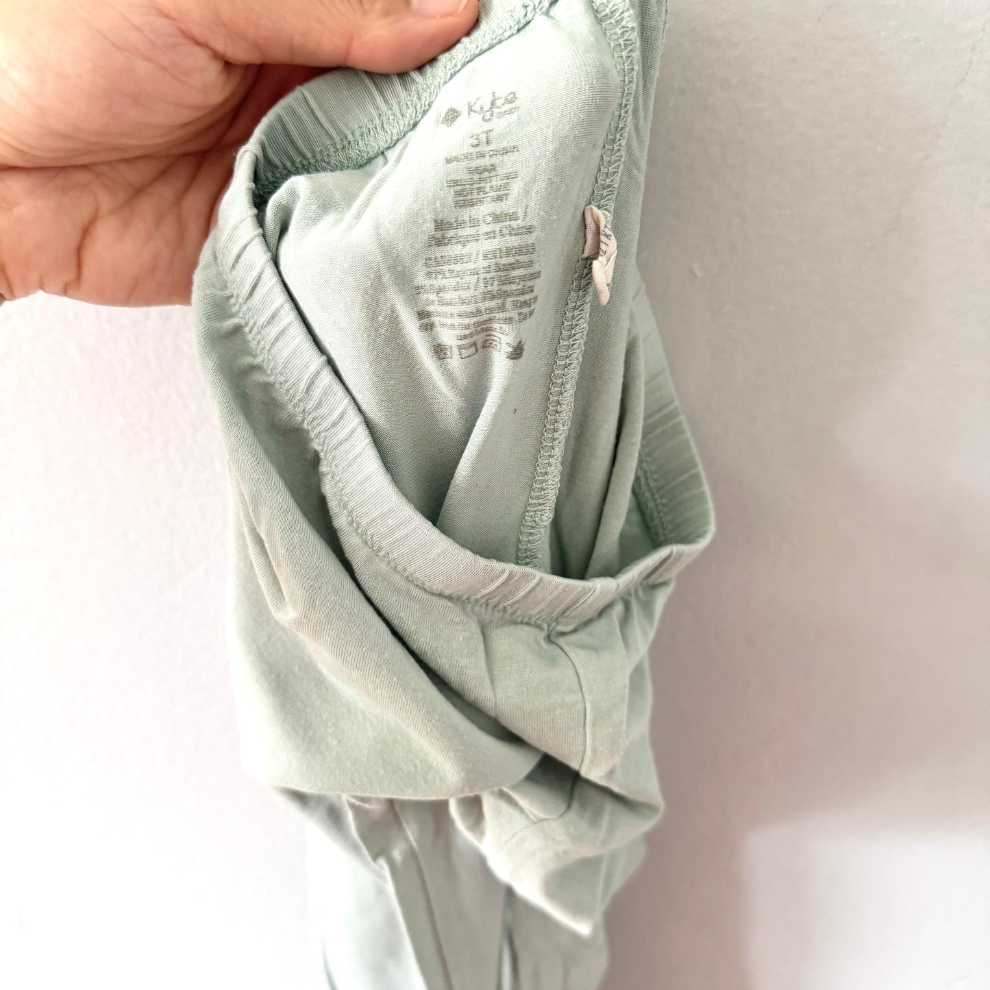 Kyte / Sage green pajama set / 3T