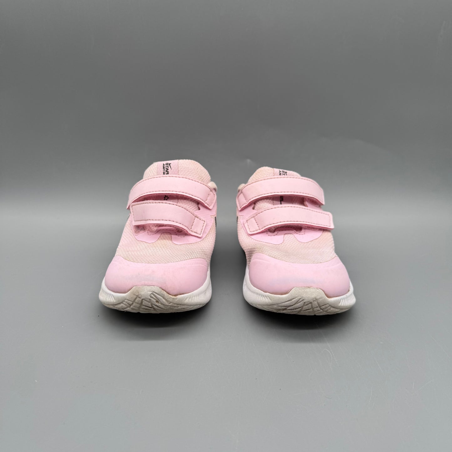 Nike / Running Shoes / US8