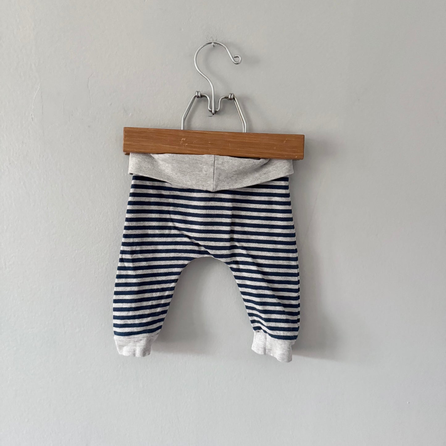 Next / Light grey x navy harem pants / 3-6M