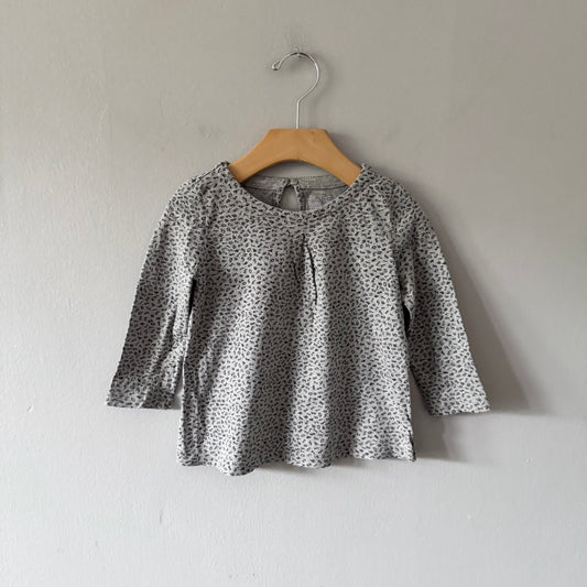 Gap / Light grey number long sleeve / 2Y
