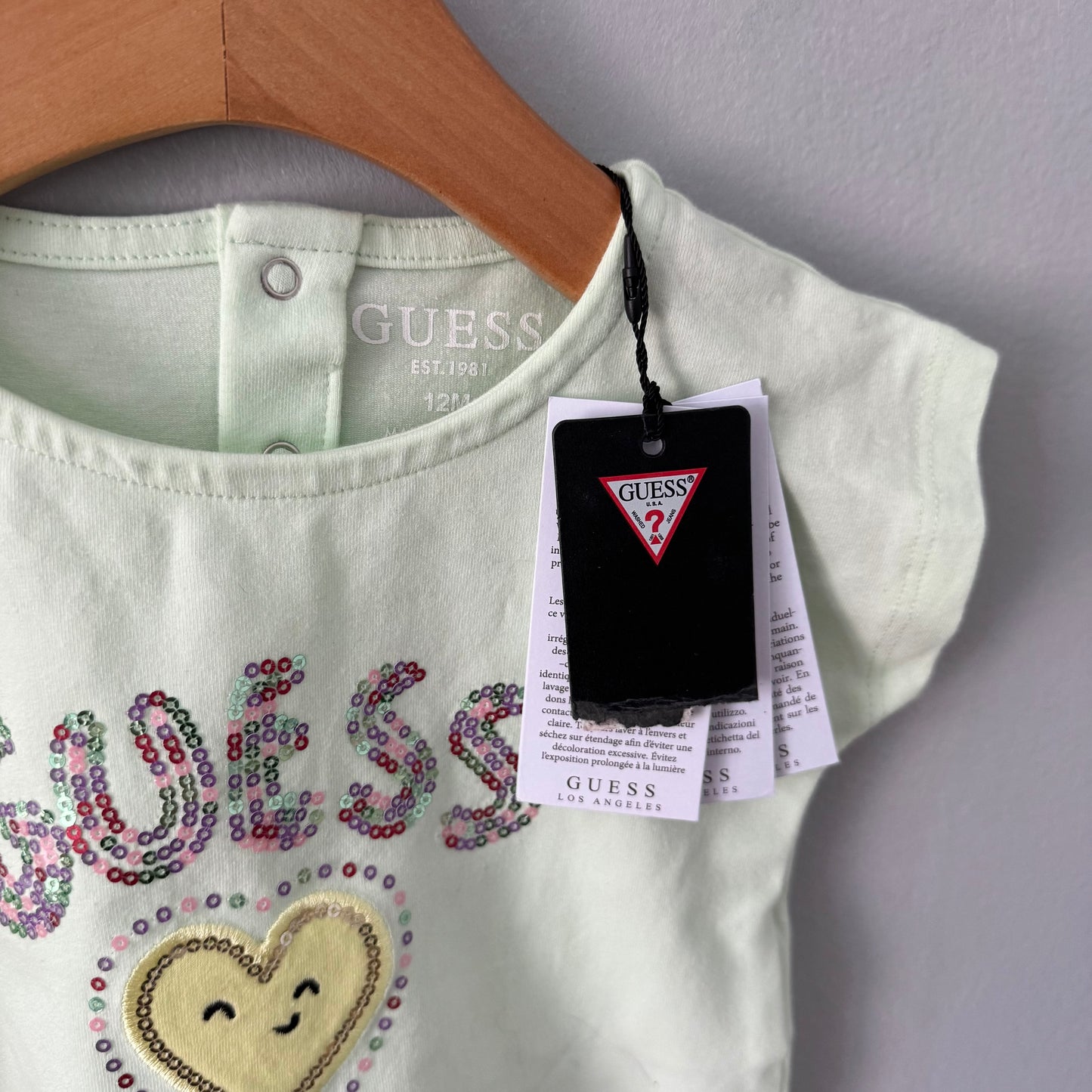 Guess / Light green T-shirt / 12M - New with tag