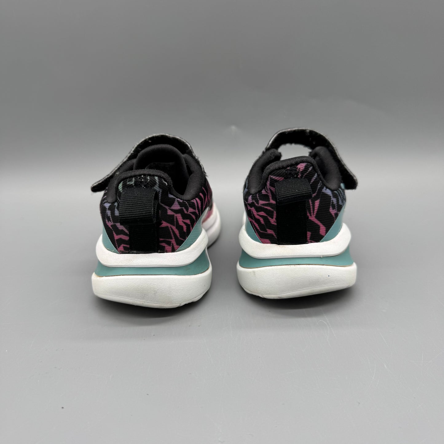 Adidas / Running Shoes / US8