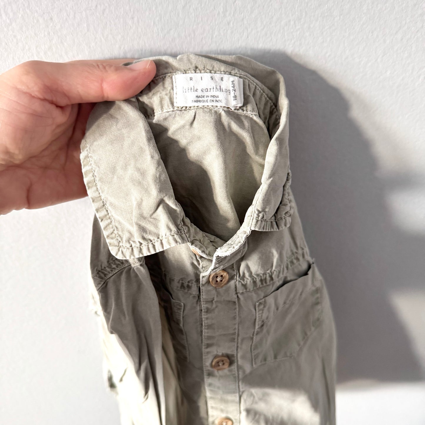 Rise Little Earthling / Khaki shirts / 18-24M