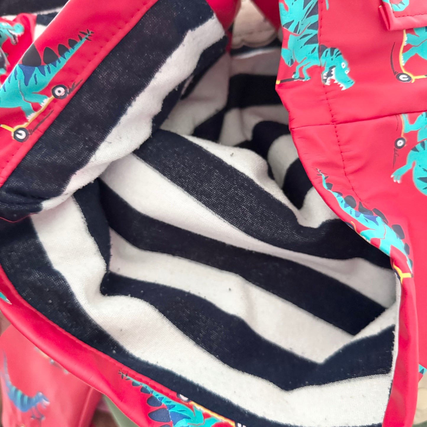 Hatley / Red dinosaur rain coat / 2Y