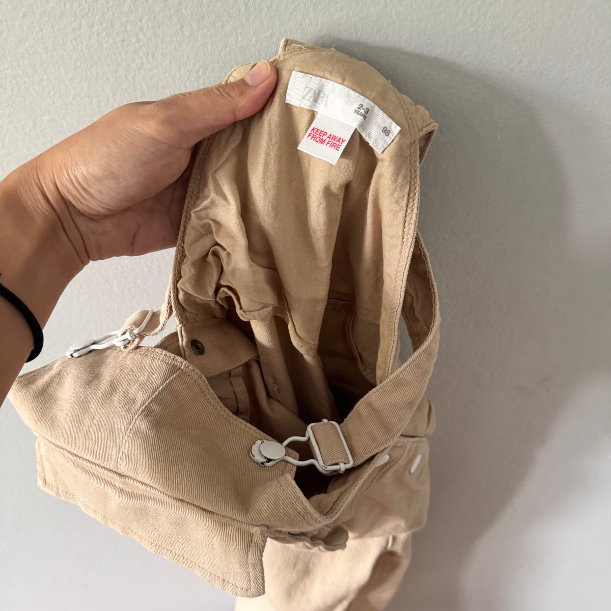 Zara / Beige overalls / 2-3Y