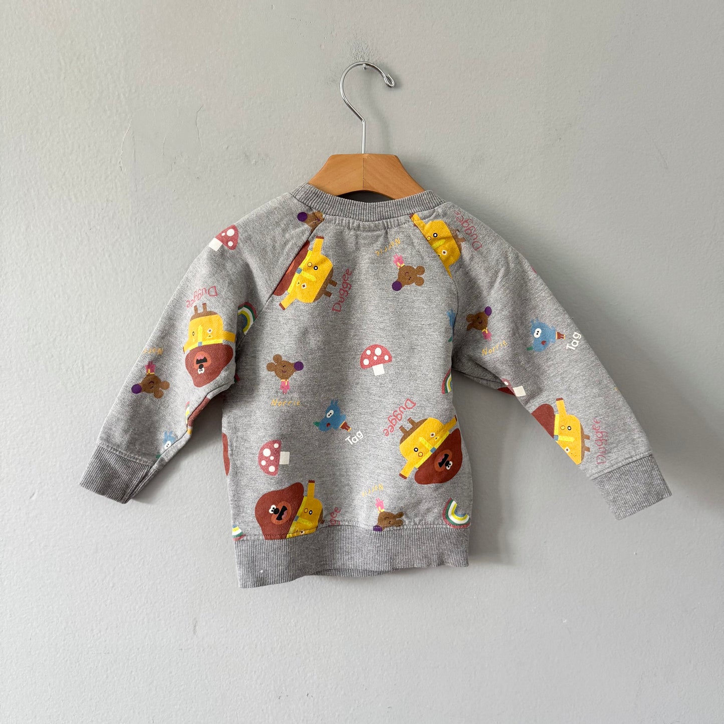 Hey Duggee / Light grey sweatshirt / 18M
