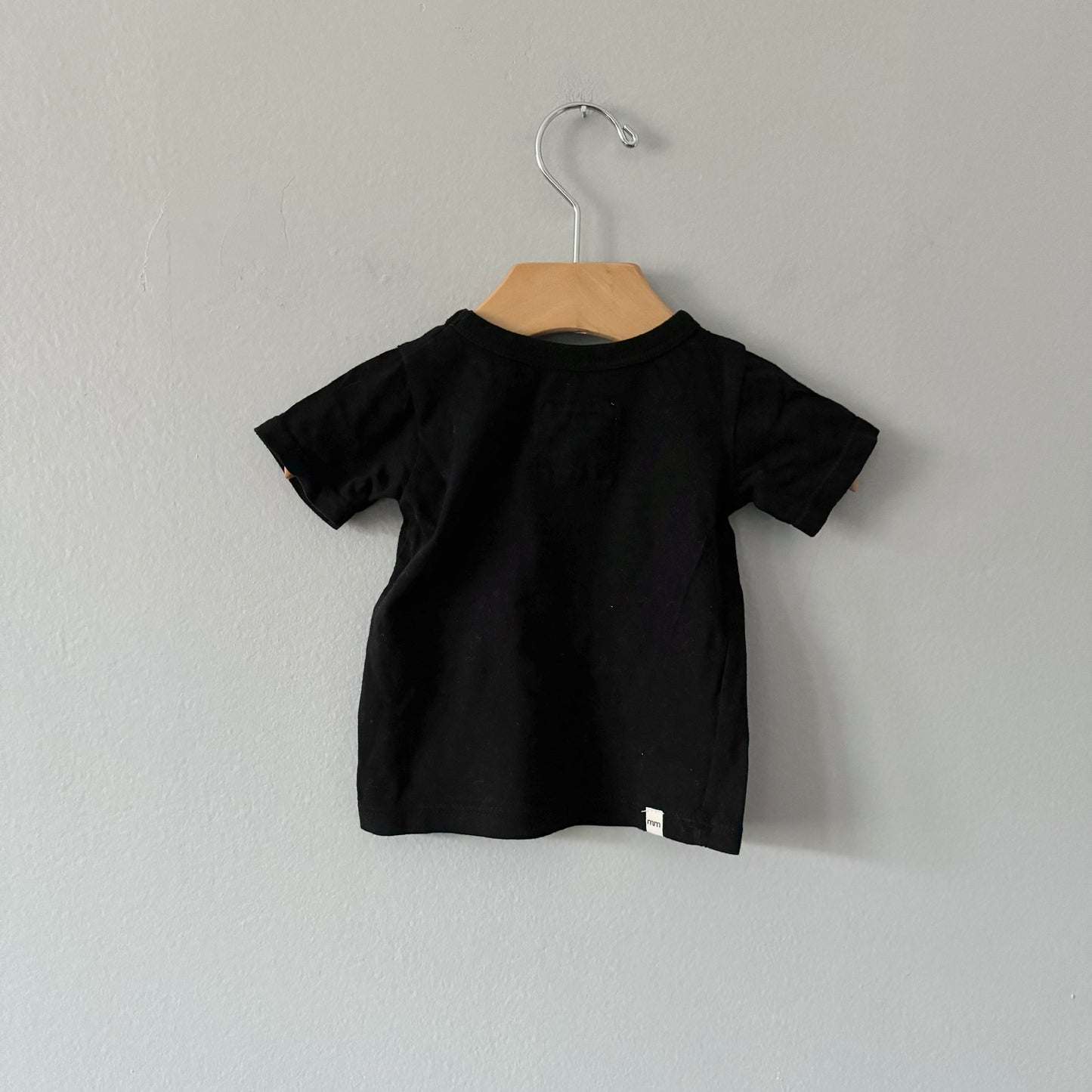Mini mioche / Black T-shirt / 3-6M