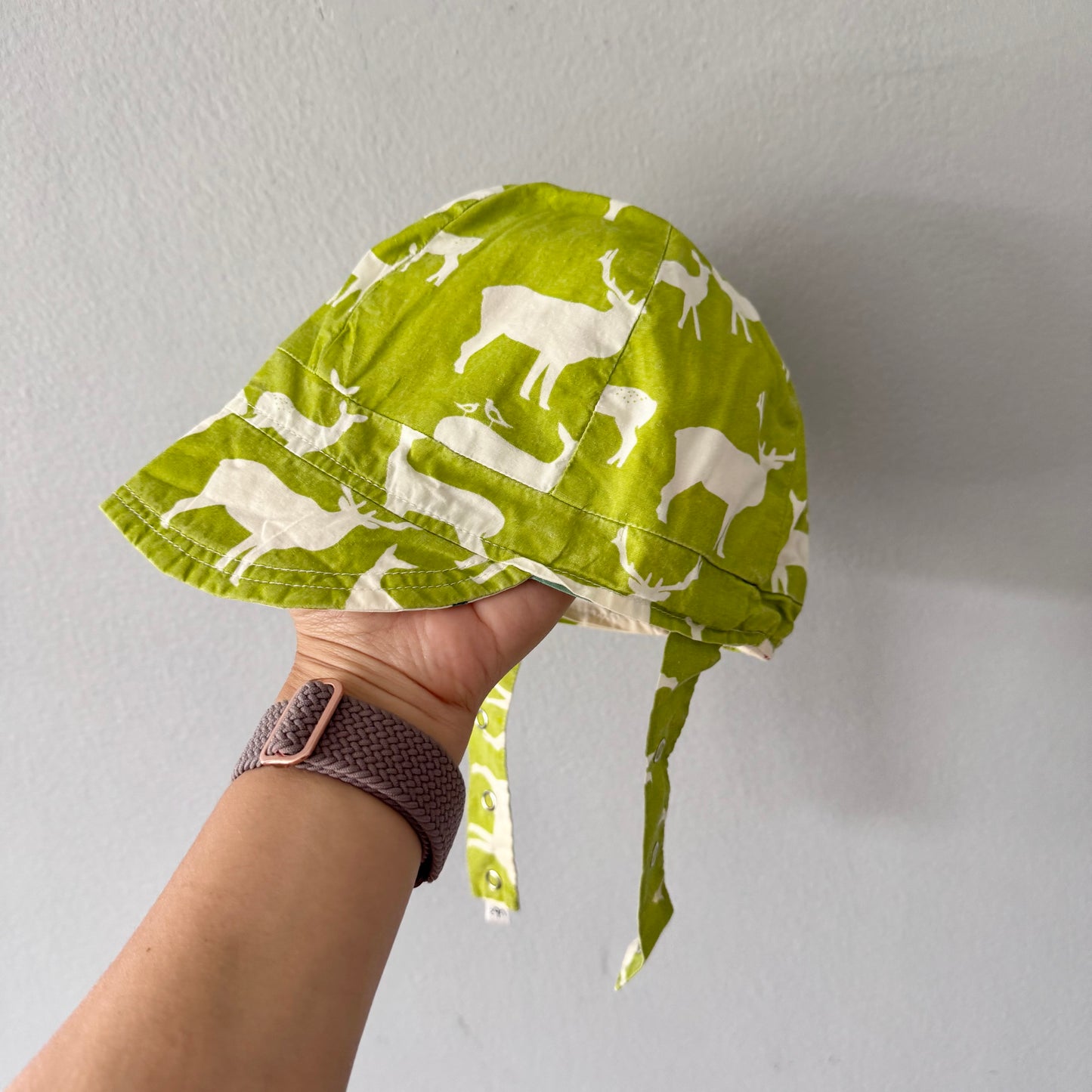 UB2 / Reversible cap with chin strap / 12M