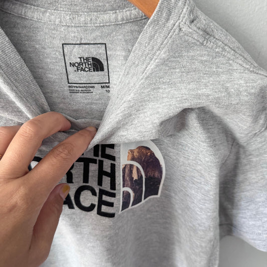 The North Face / Light grey T-shirt / 10Y