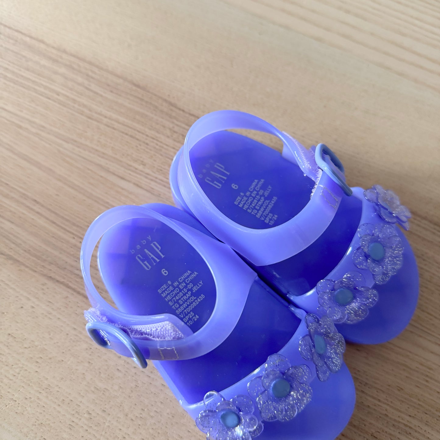 Gap / Purple jelly sandals / US6