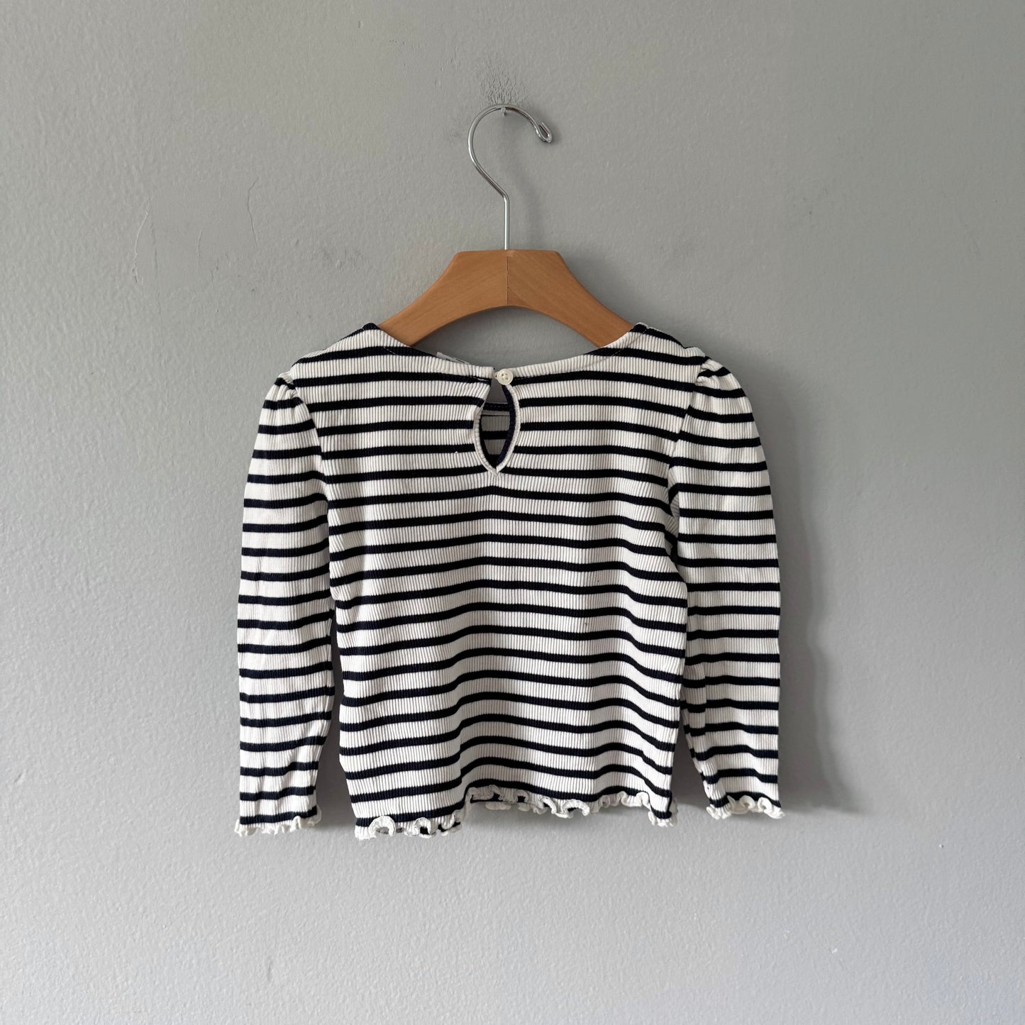 Gap / White x navy long sleeve / 2Y