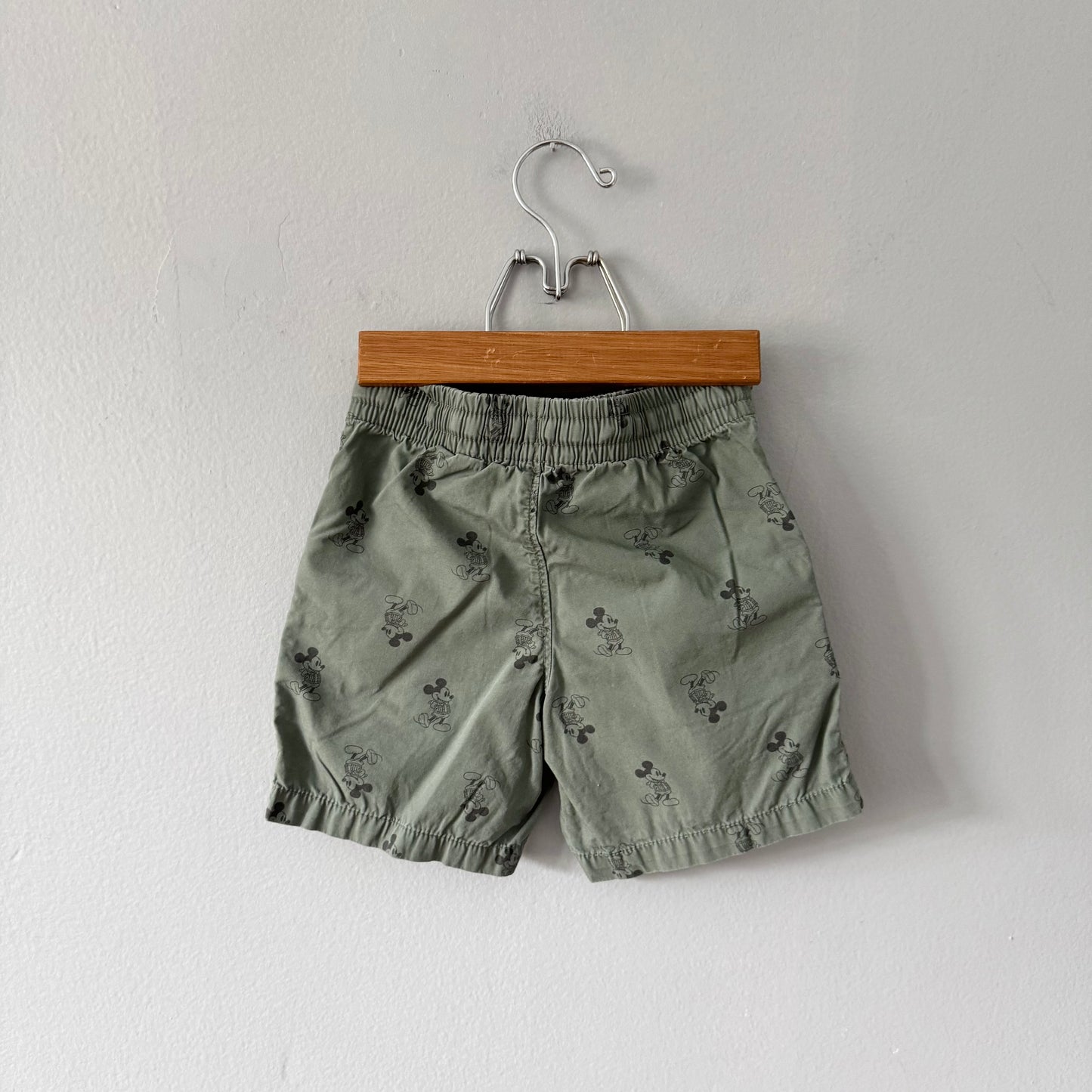 Gap / Khaki chino shorts - Mickey / 2Y