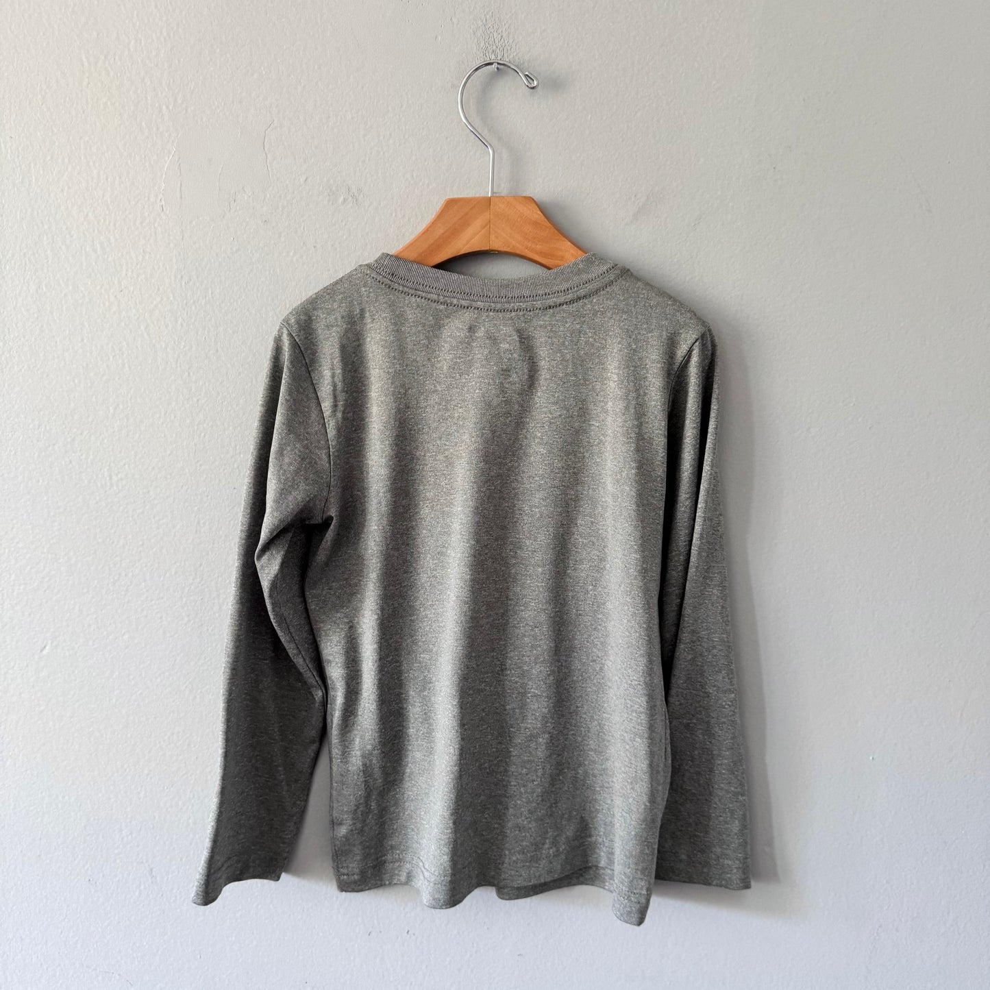 Nike / Grey x red logo active long sleeve / 6Y