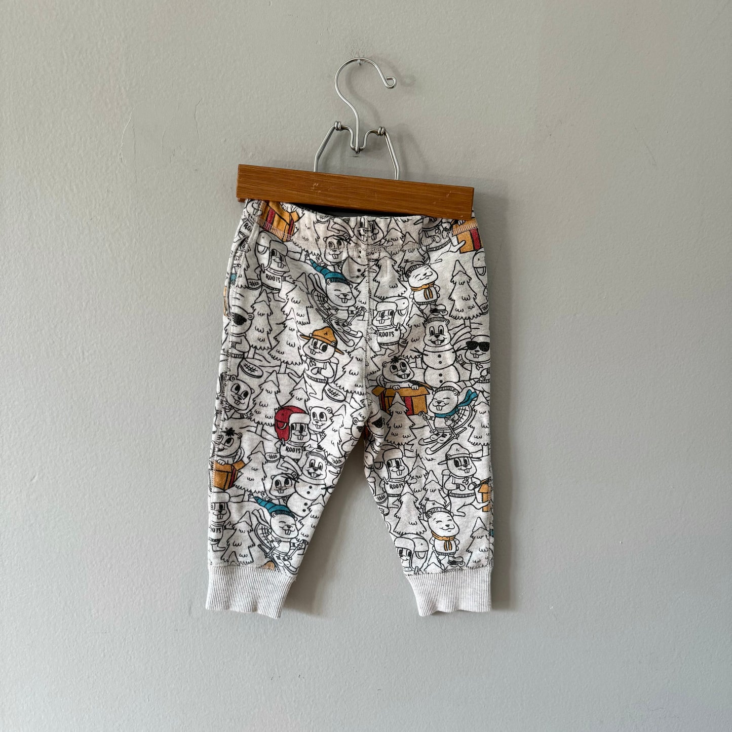 Roots / Beaver all over sweatpants / 12-18M