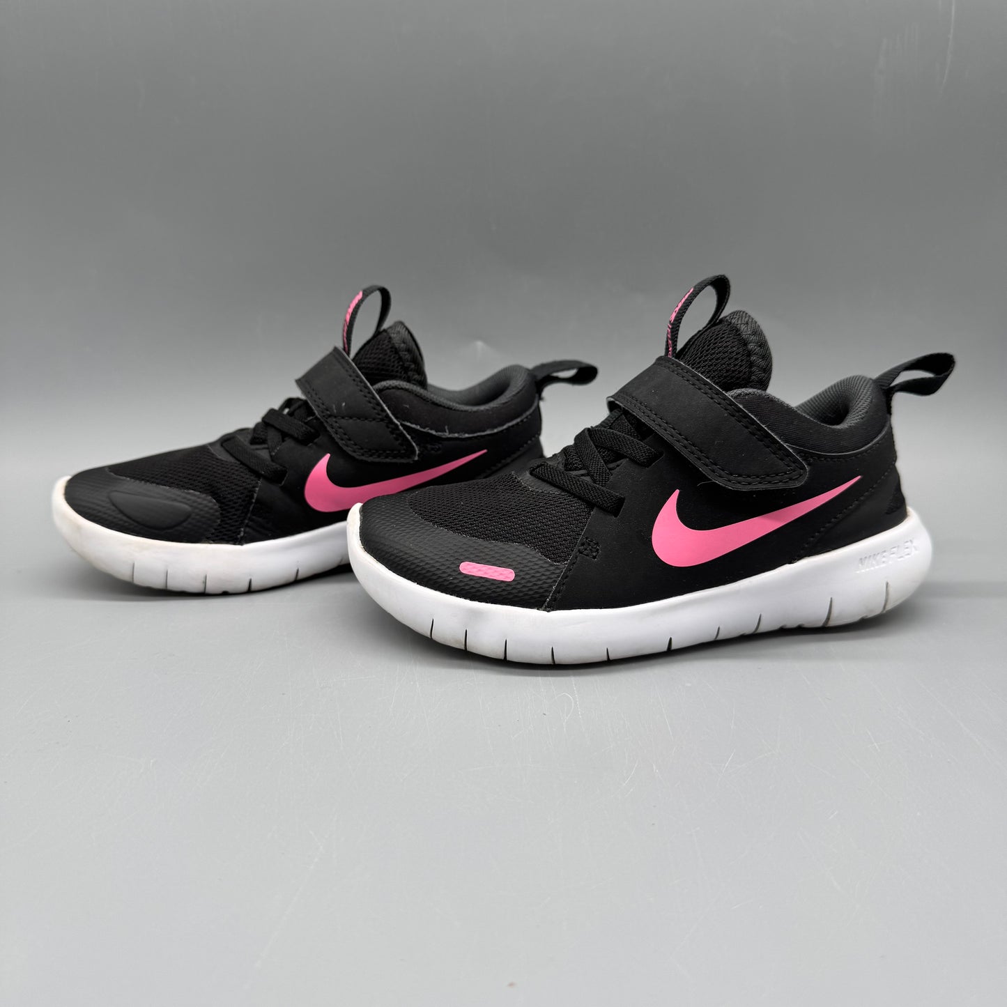 Nike / Running Shoes / US11
