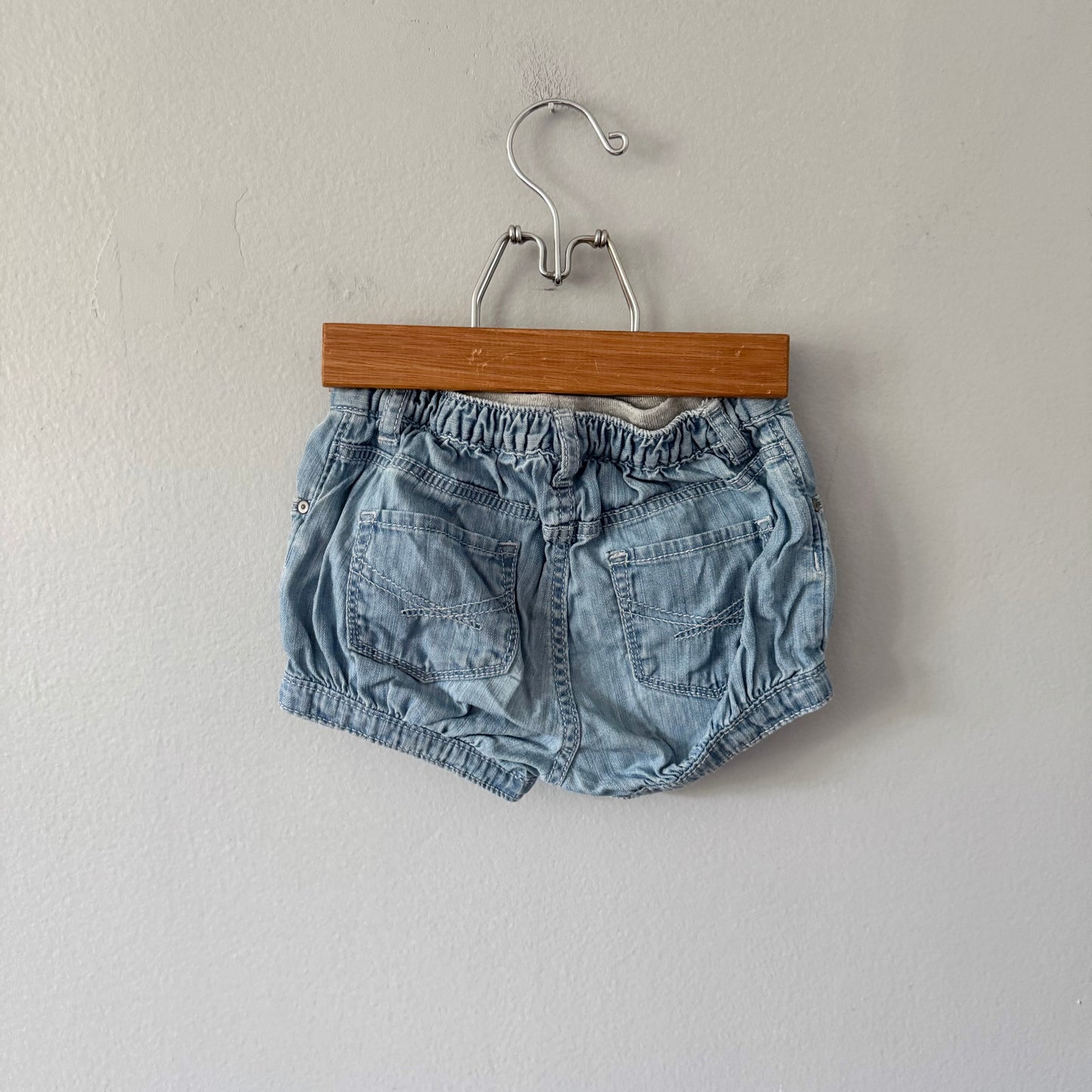 Gap / Chambray shorts / 12-18M