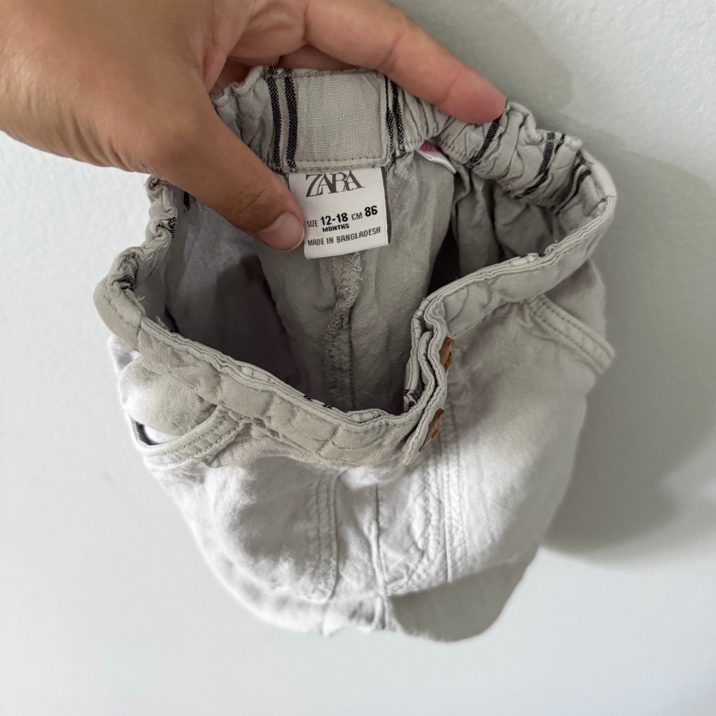 Zara / Light grey shorts / 12-18M