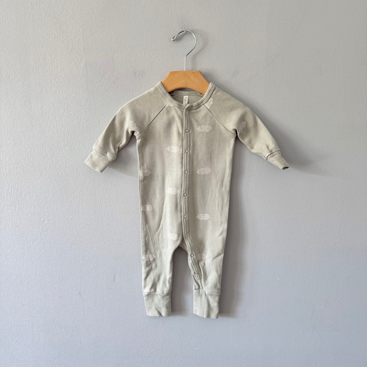 Rylee + Cru / Smokey green x cloud romper / 3-6M