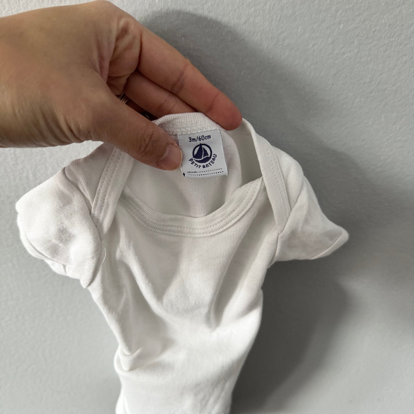 Petit Bateau / White onesie / 3M