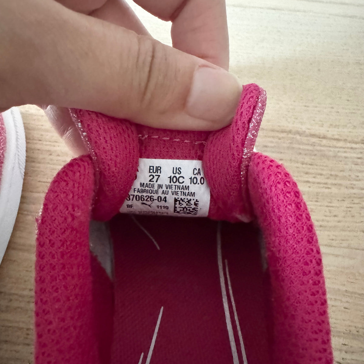 Puma / Pink glitter shoes / US10