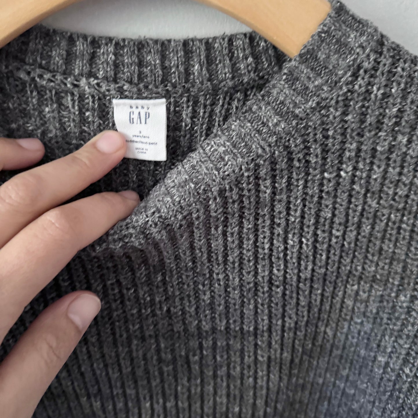 Gap / Dark grey ribbed knit pullover / 3Y
