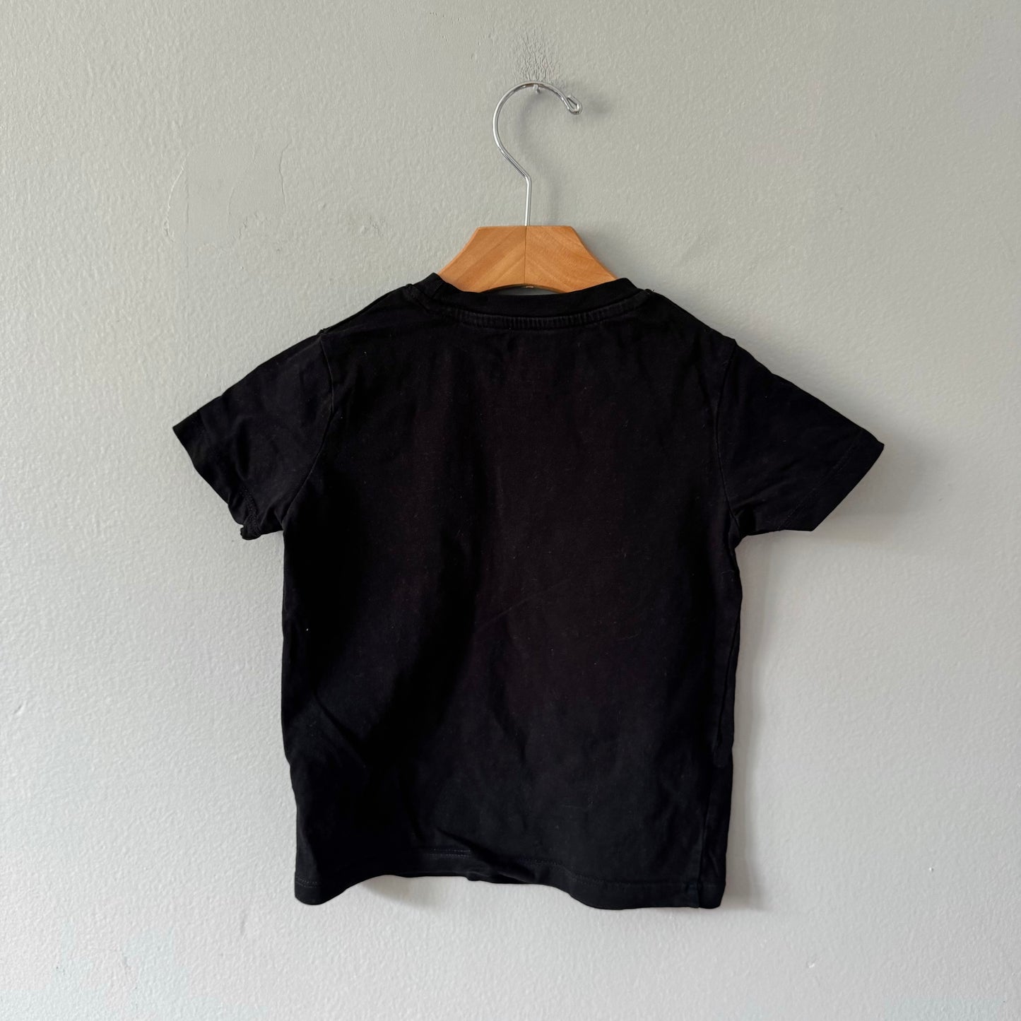 H&M / Black T-shirt / 2-4Y