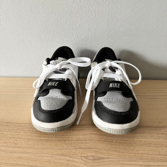 Nike / Sneaker / US11