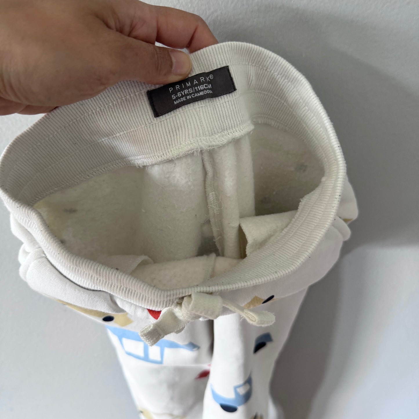 Primark / White x cars sweatpants / 5-6Y