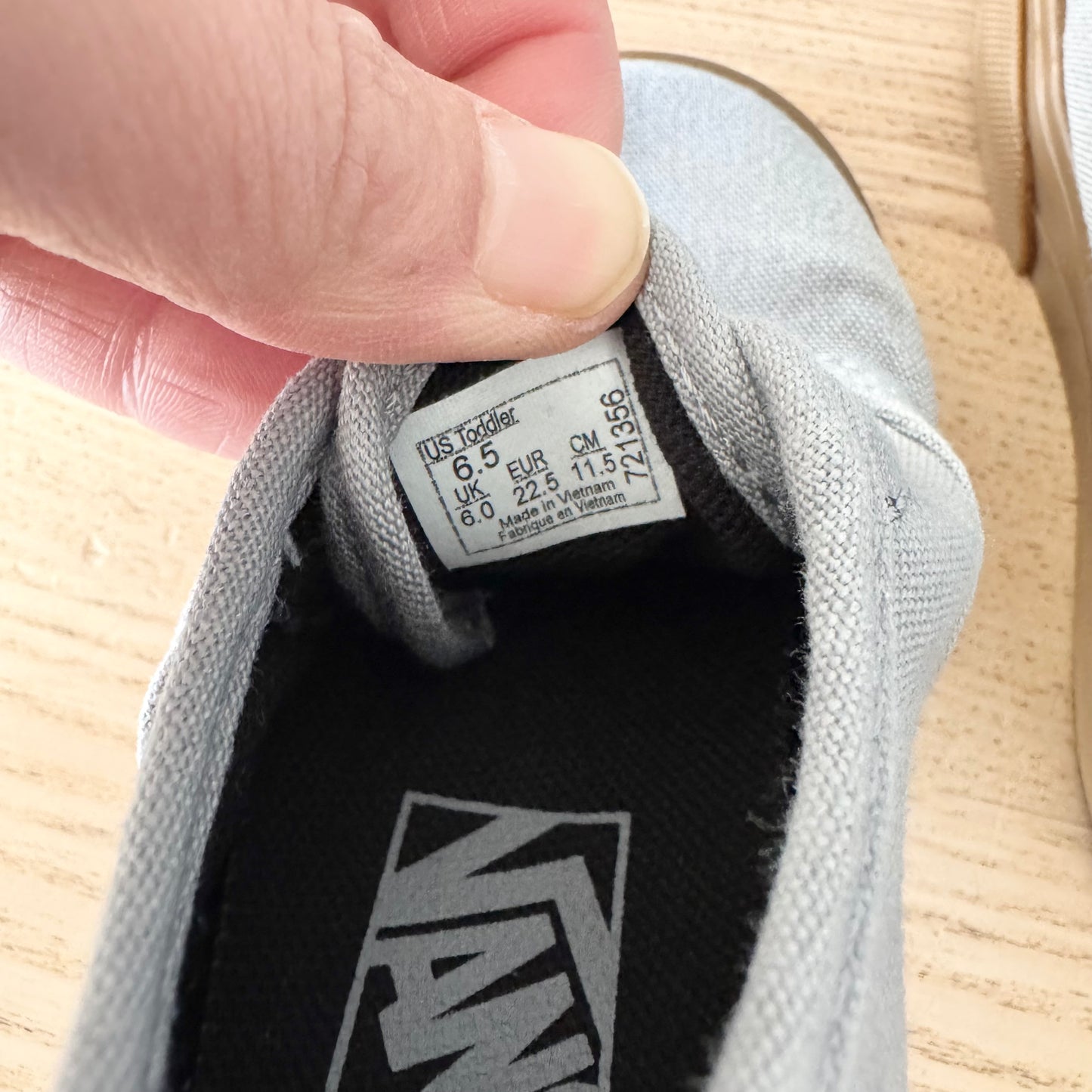 Vans / Slip on sneaker / US6.5