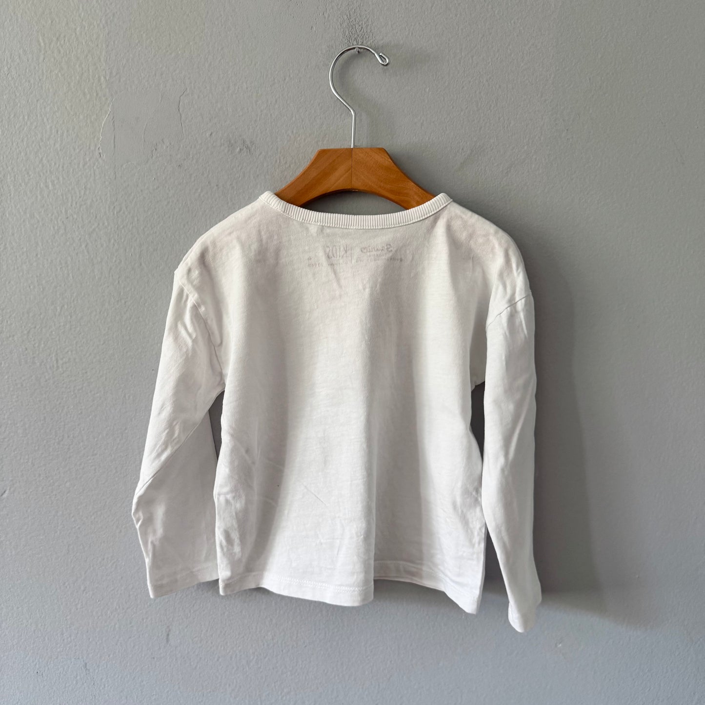 Sanrio / White long sleeve - Kitty and friends / 4Y