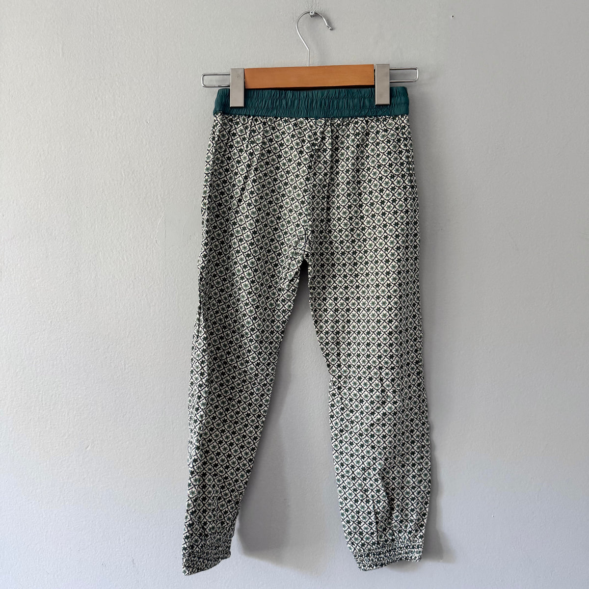 Sfera / Green x floral relax pants / 6-7Y