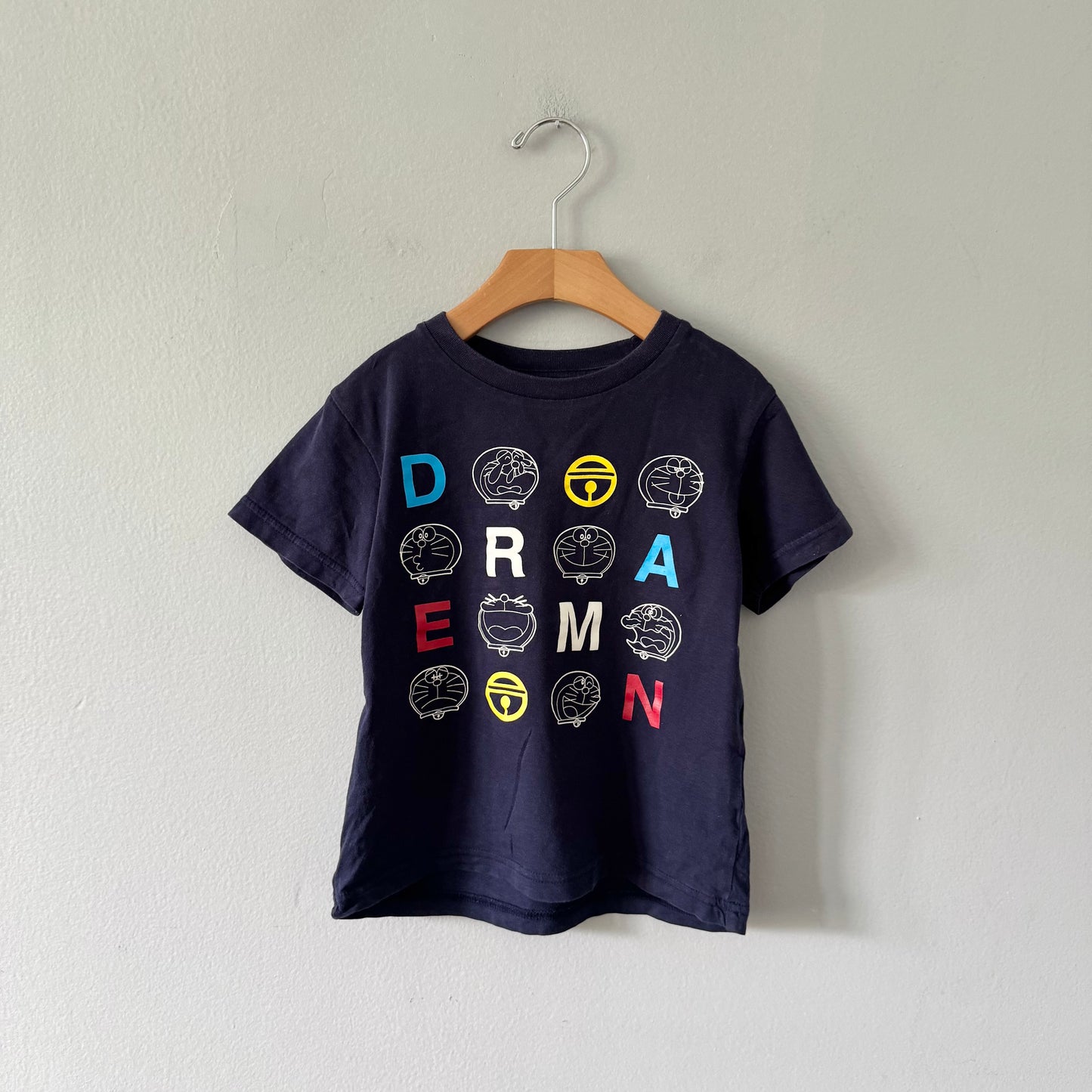 Uniqlo / Doraemon navy T-shirt / 3-4Y