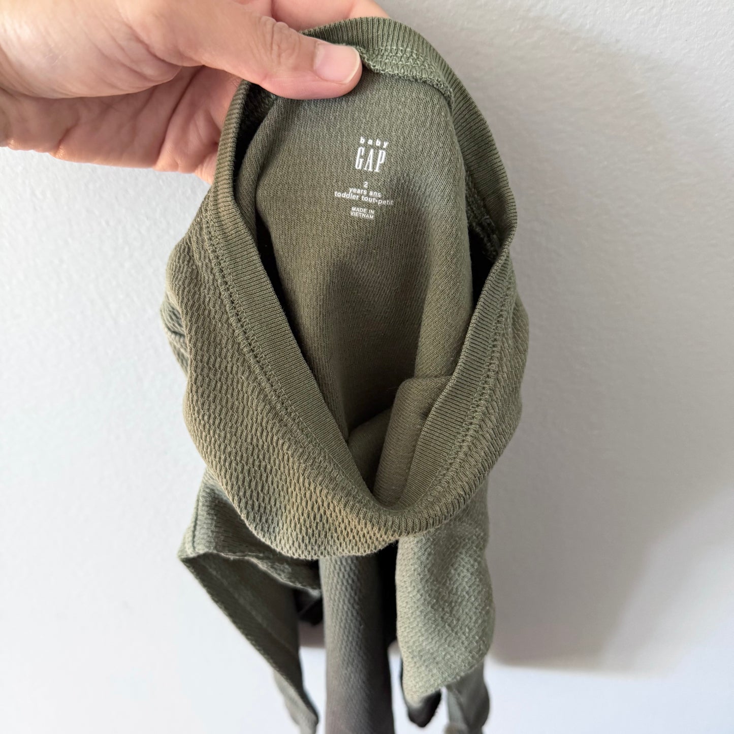 Gap / Khaki waffle long sleeve / 2Y