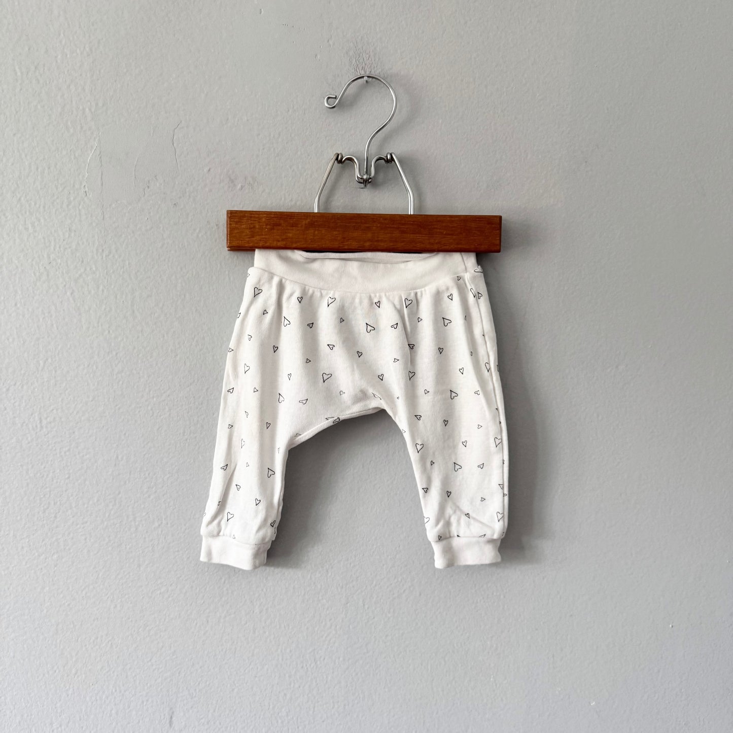 Rae Dunn / White x heart harem pants / 3-6M
