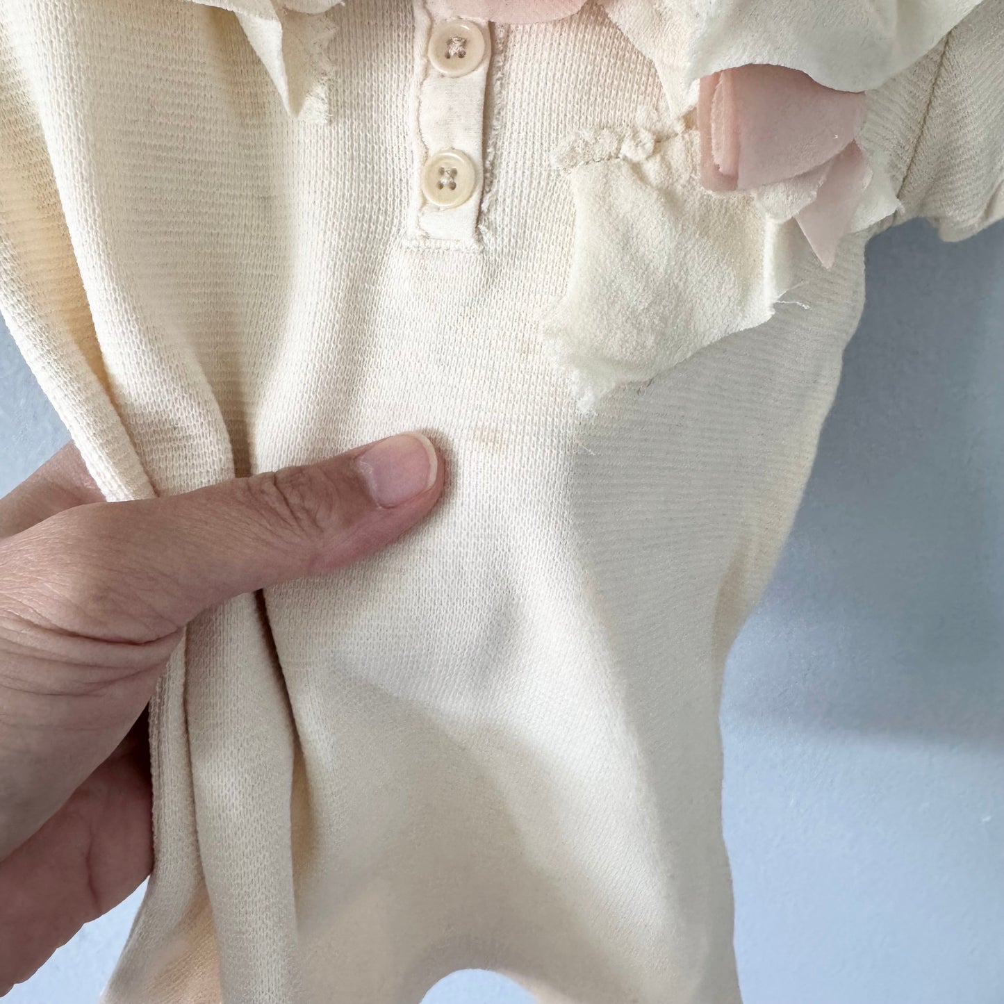 Crewcuts / Ivory ruffle top / 2Y