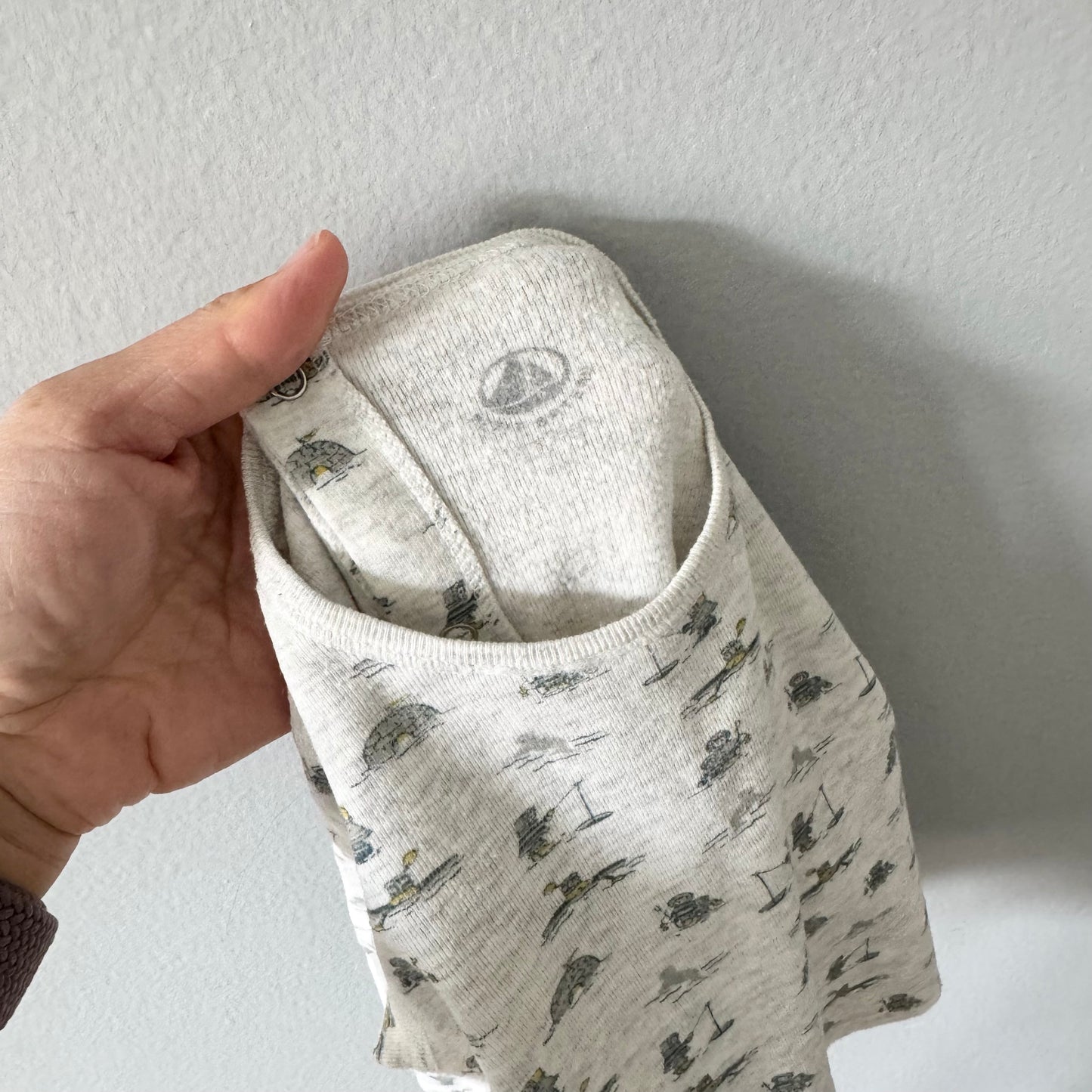 Petit Bateau / Light grey x pattern cardi / 12M