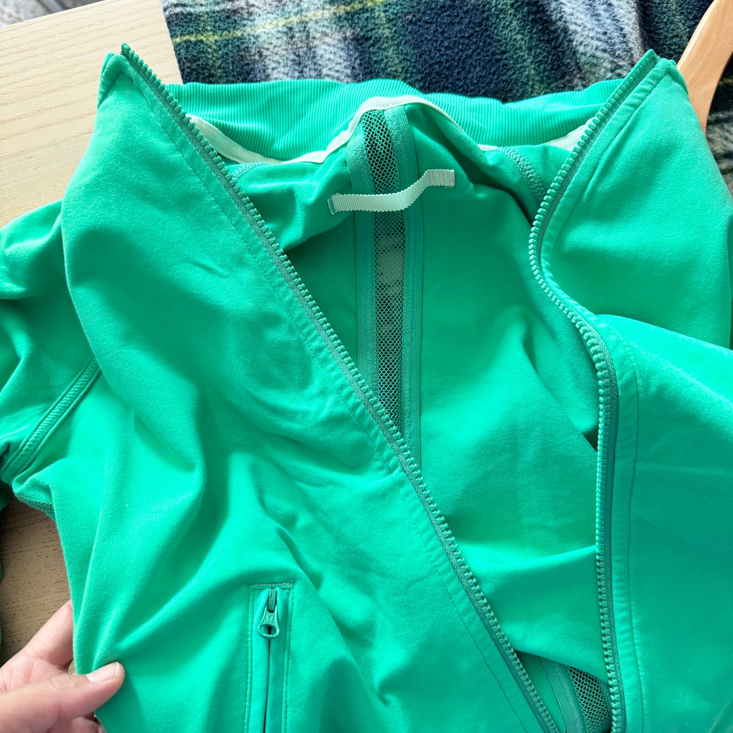 Lululemon / Green active zip up / Women M