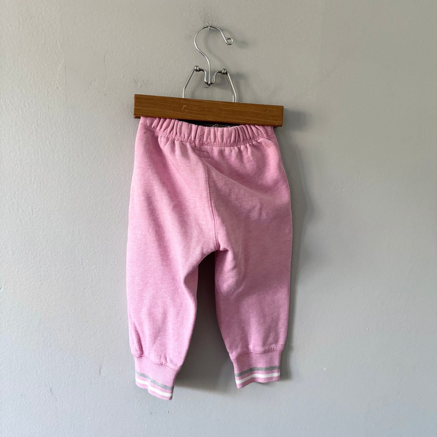Roots / Pink sweatpants / 18-24M