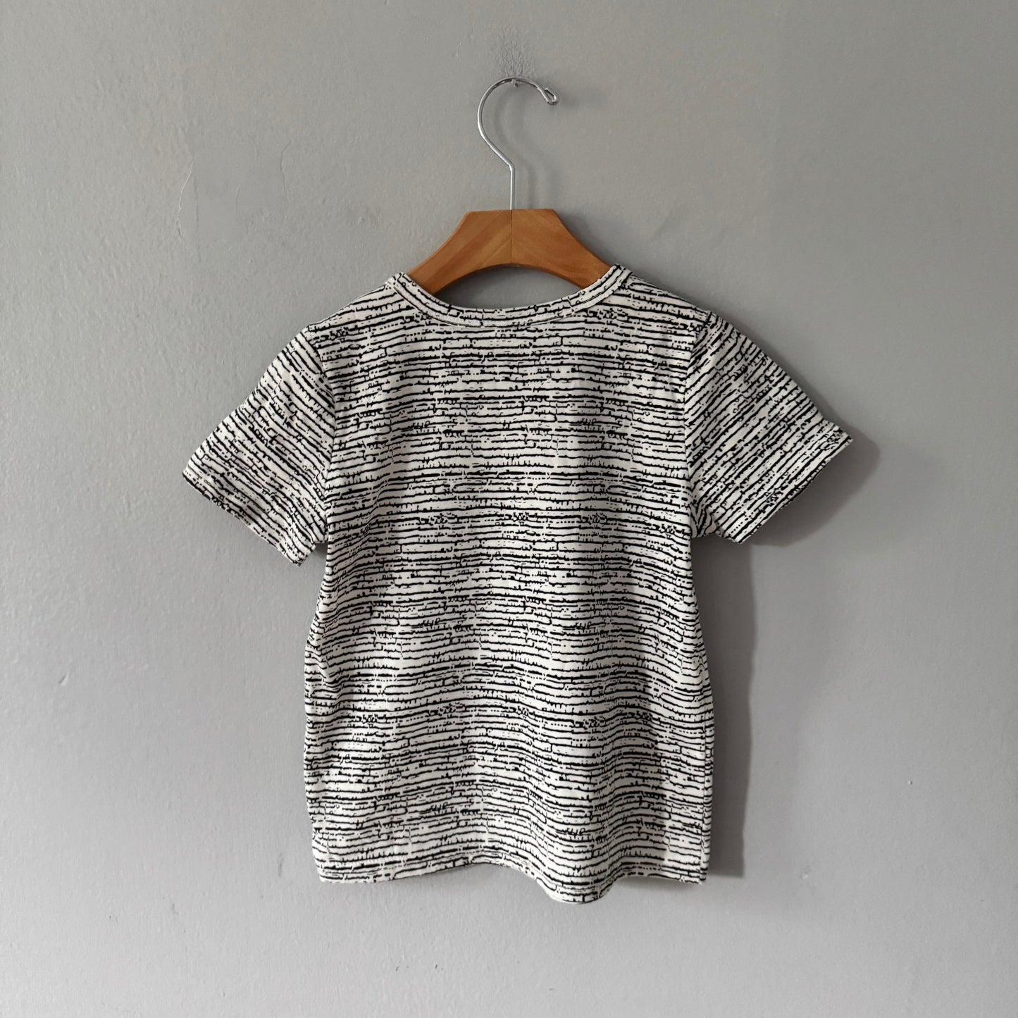 NBD / White x black T-shirt / 4-5Y