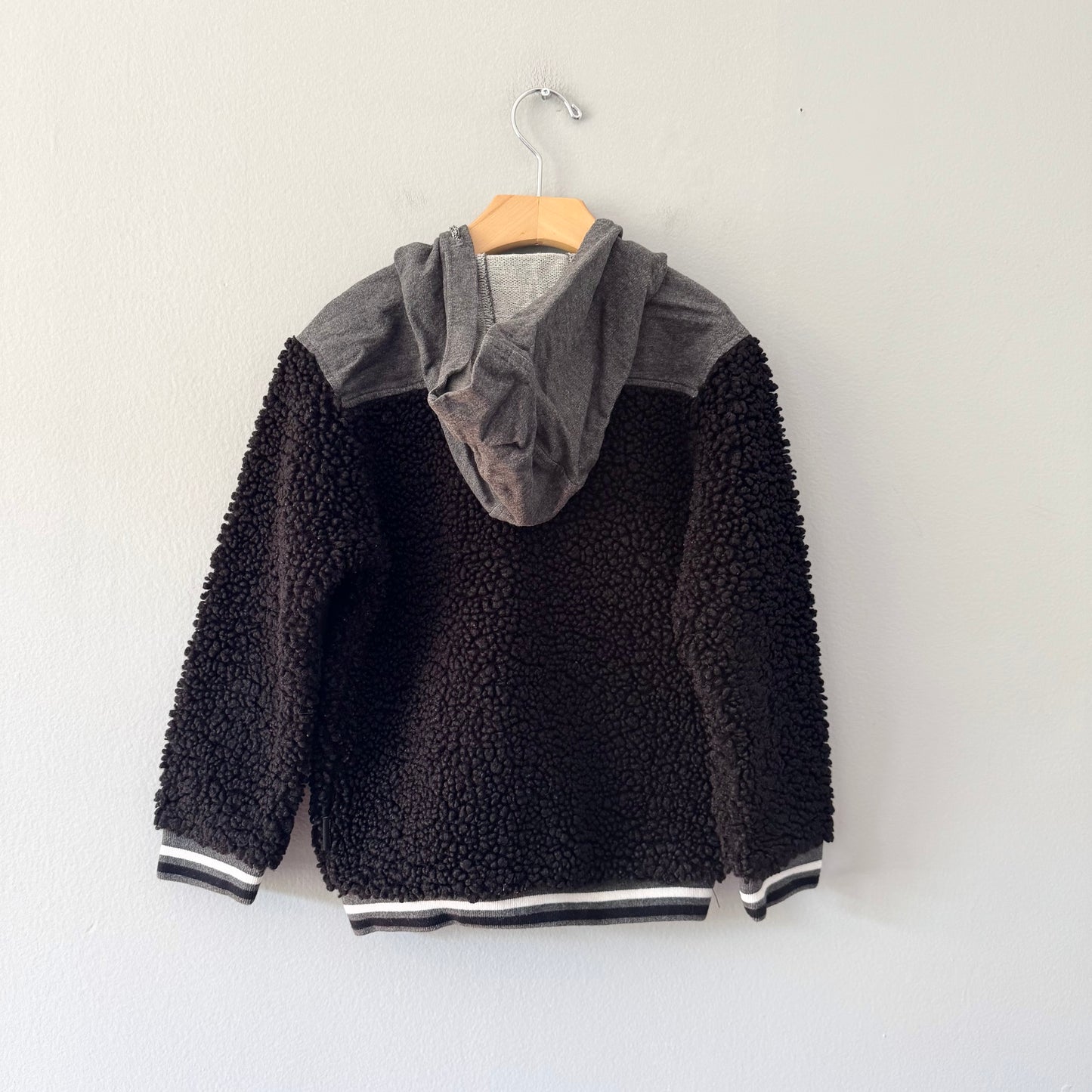 Souris Mini / Black sherpa zip up jacket / 6Y