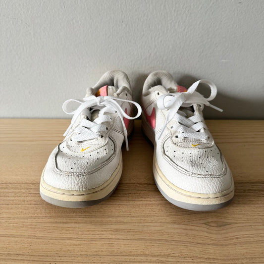 Nike / Sneaker / J1