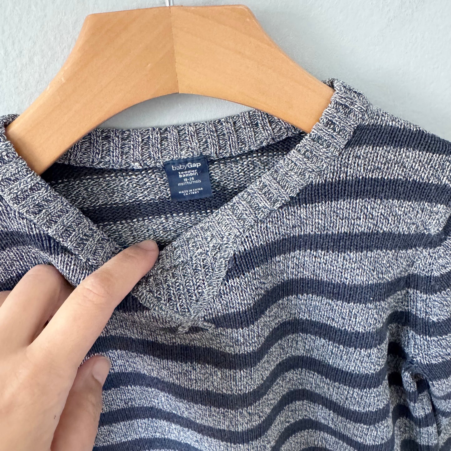 Gap / Grey stripe knit pullover / 18-24M
