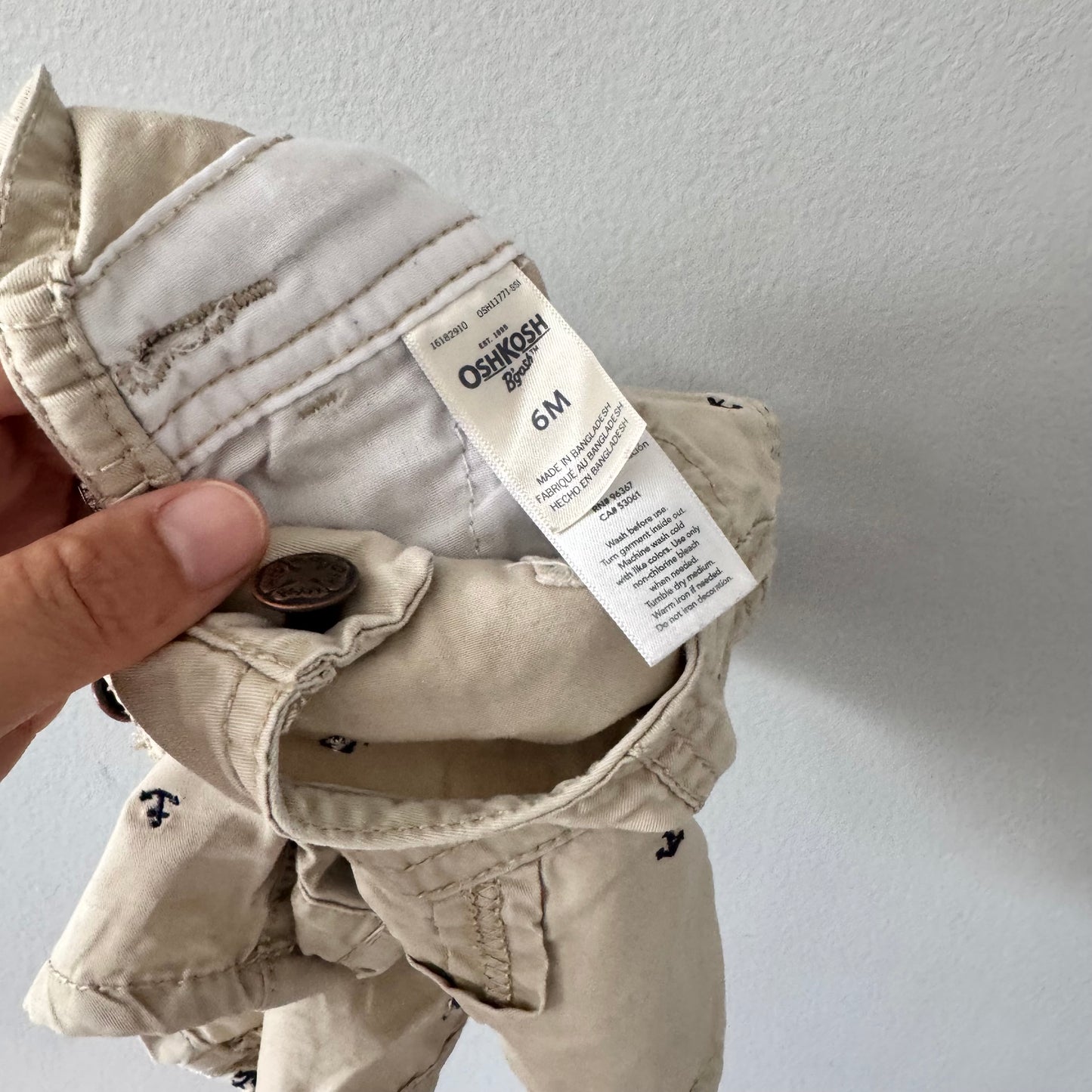 Oshkosh / Beige overalls / 6M