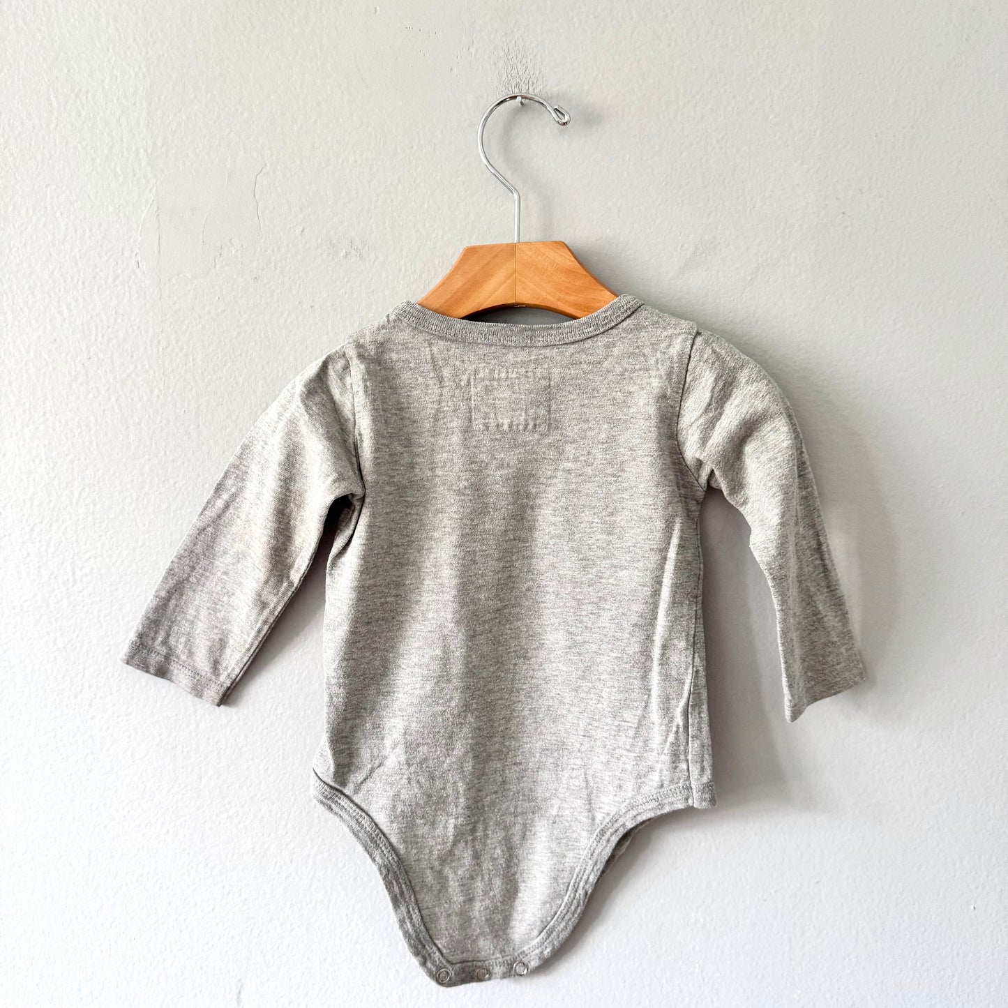 Mini mioche / Light grey long sleeve onesie / 6-12M