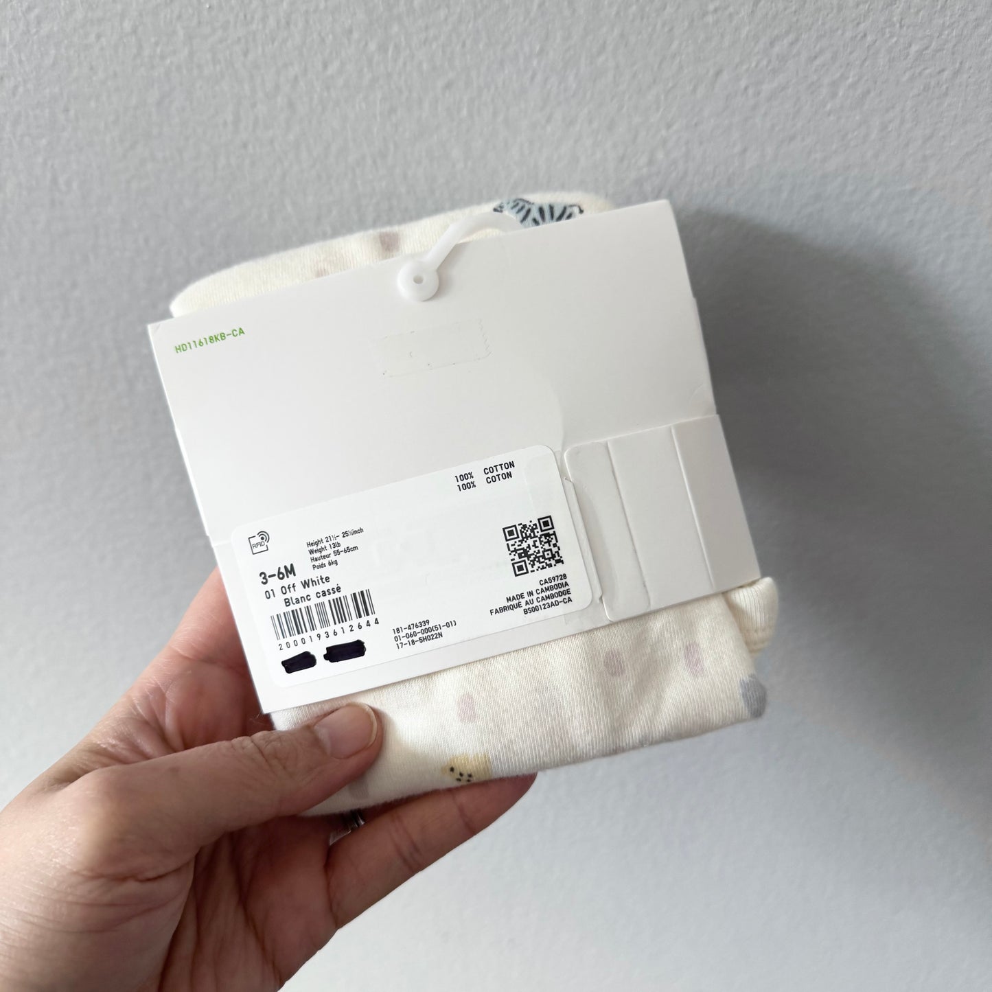 Uniqlo / White long sleeve onesie / 3-6M - New with tag