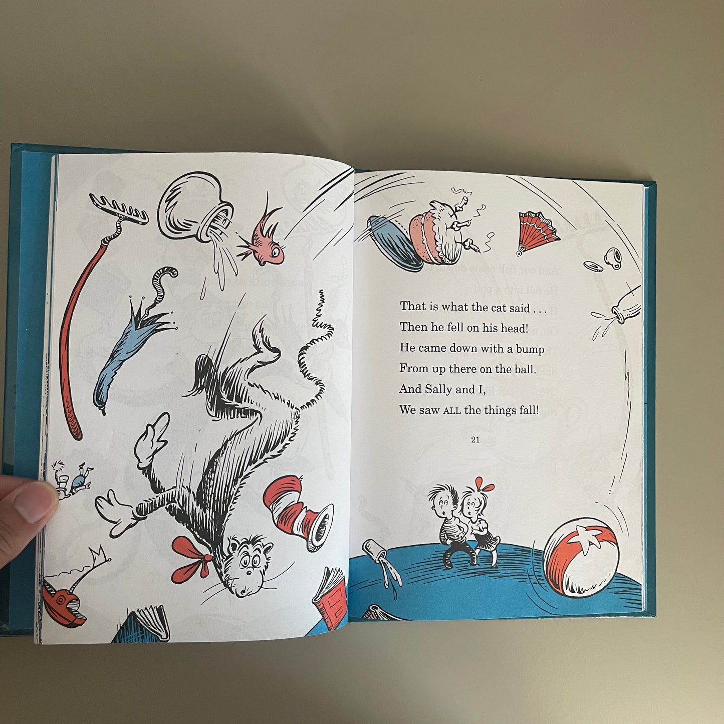 The Cat In The Hat / Dr. Seuss