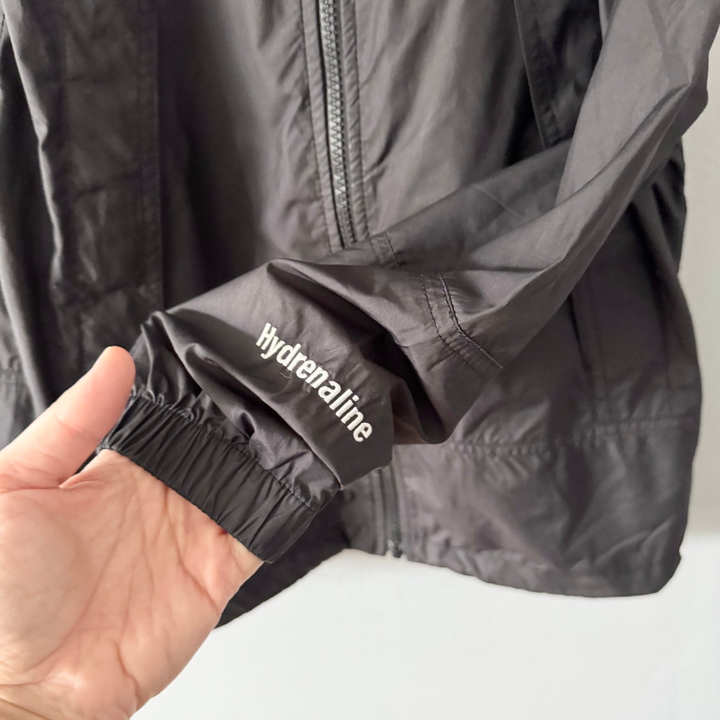 The North Face / Black windbreaker / 7-8Y