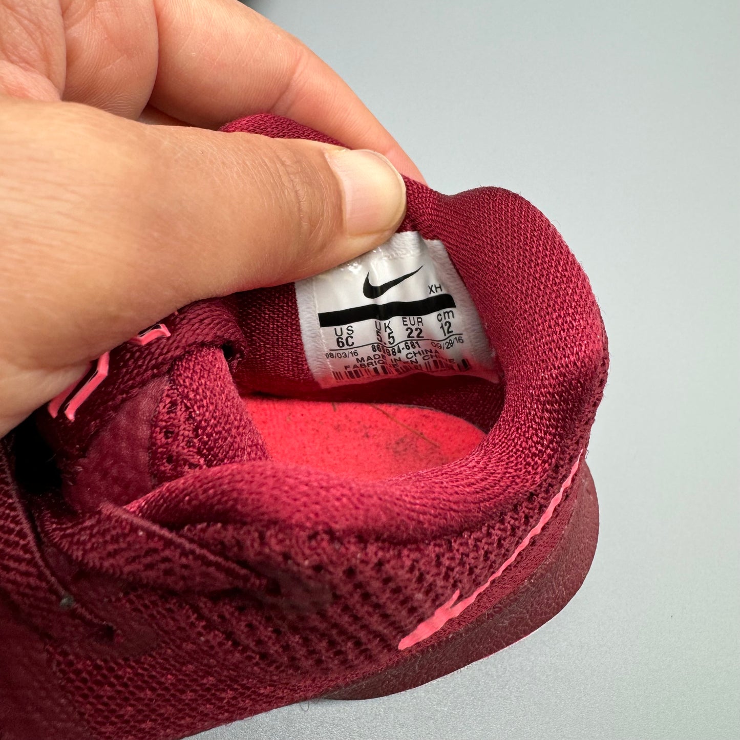 Nike / Kyrie / Runner / US6